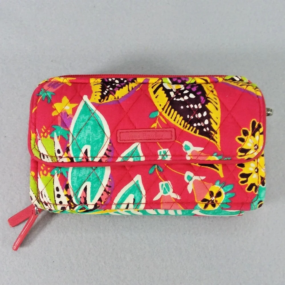 Vera Bradley RFID All In One Crossbody Organizer Card Wallet Red Rumba Retired